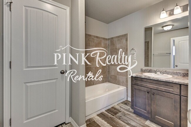 Photo - 10627 Hidden Pr Pkwy