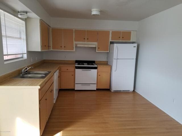 Photo - 2 Bedroom Upstairs Unit off 20th Street