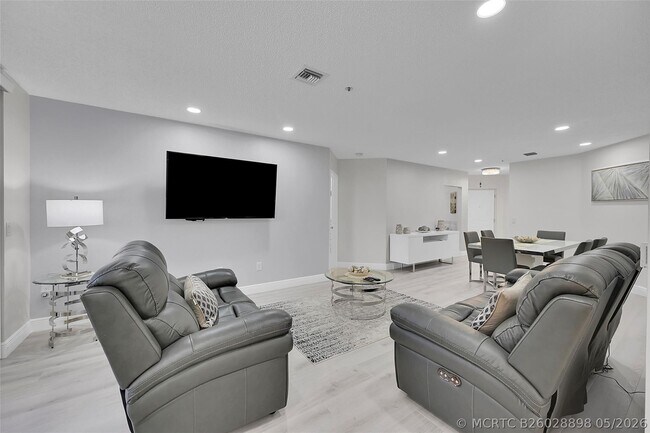 5133 Brisata Cir Unit P