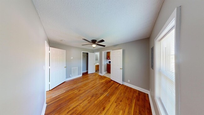 Photo - 308 Gill St Unidad B