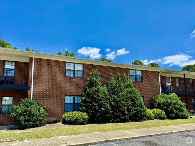 Building Photo - 3311 Landmark St Unit 6 Rental