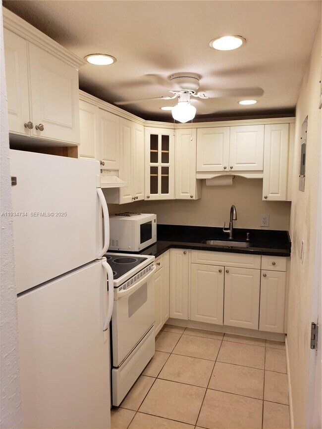 Photo - 200 S Birch Rd Unit 203