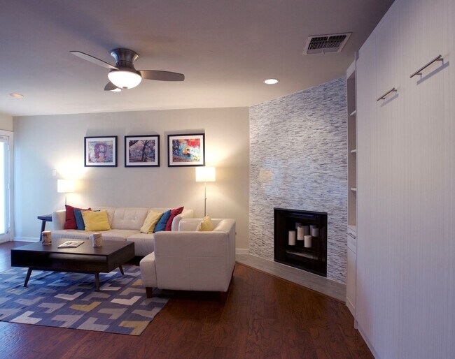 Photo - Luxury 1 Bed, 1.5 Bath Loft with Balcony & City Views