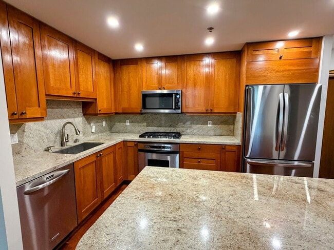 Photo - 700 W Harbor Dr