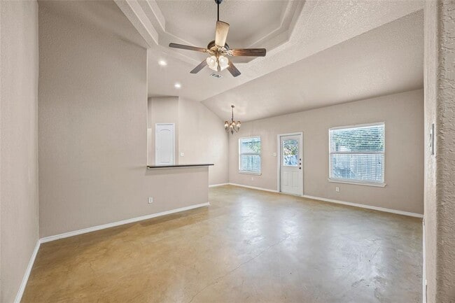 Photo - 256 Rosalie Dr