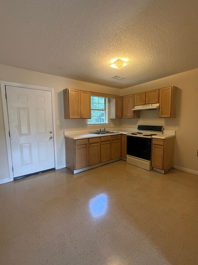 Photo - 8135-8135 Carlton Trail NW Unit 8135 Carlton