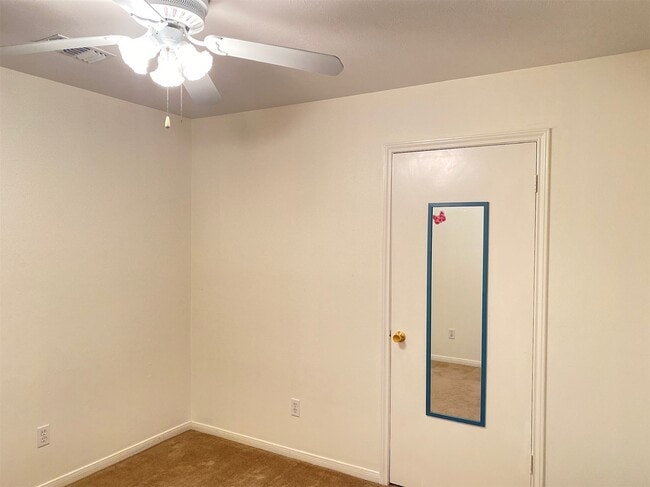 Photo - 2733 Davis Ave