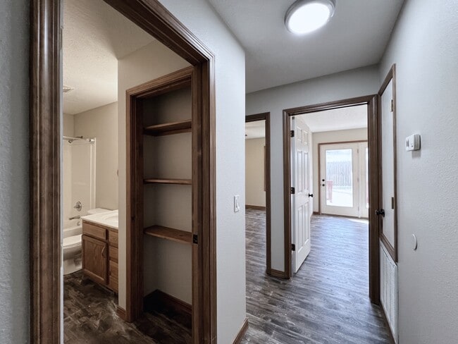 610 E 7th St Unit 1