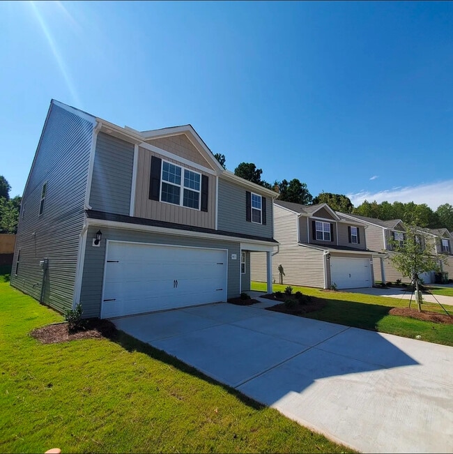 Building Photo - Room in House on Creedmore Hills Dr