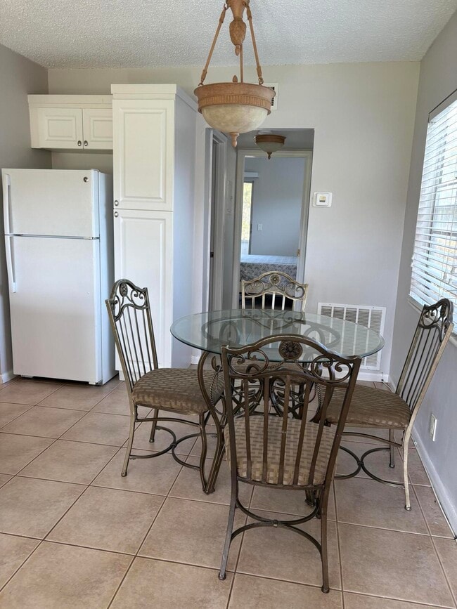 Photo - 128 Norwich F