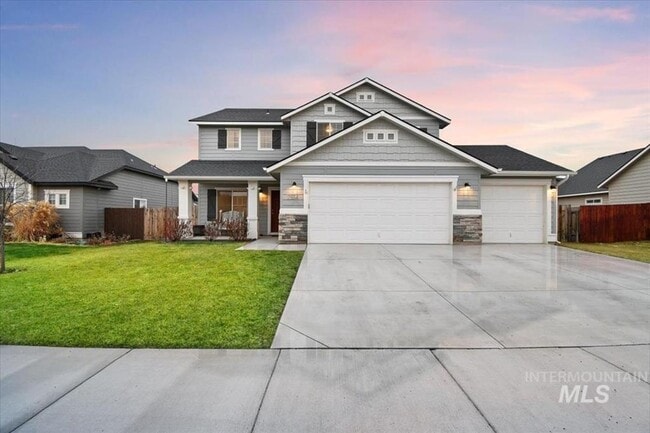 Building Photo - Immaculate Home w/3-Car Garage