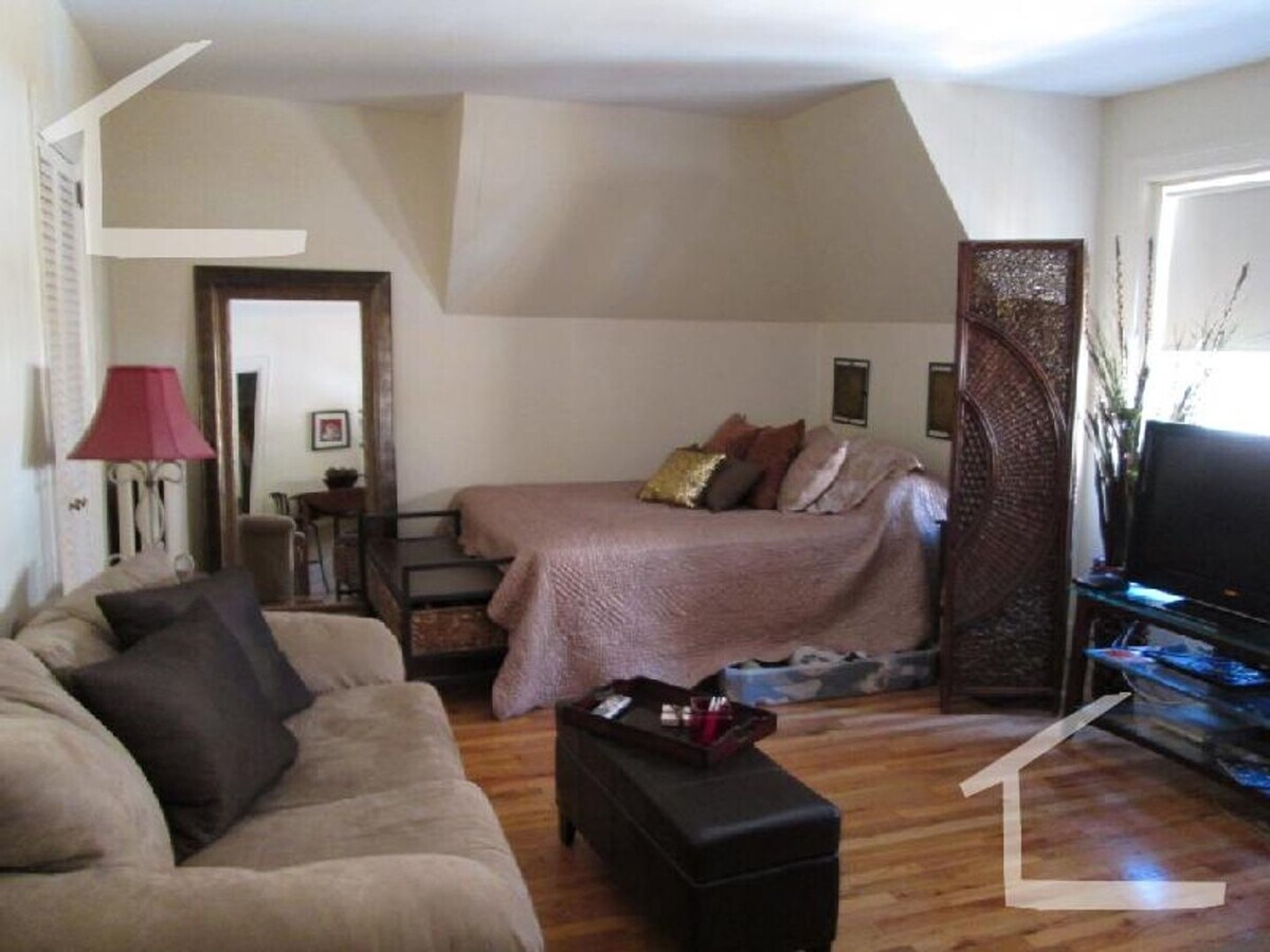 Photo - 1746 Beacon St