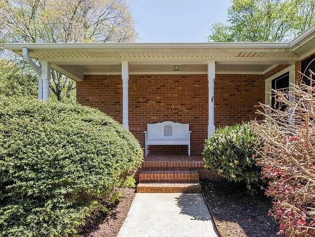 Photo - 512 Devenger Rd