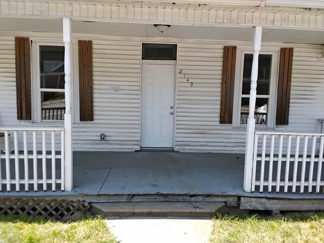 Building Photo - 2 Bed, 1 Bath home for rent