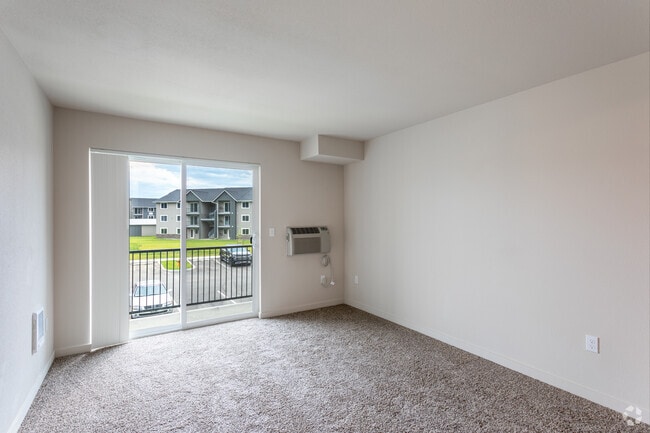 2BR, 2BA - 898 SF