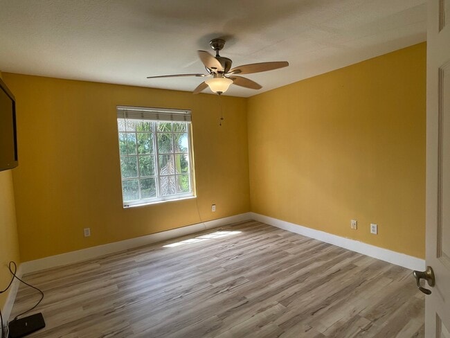 Photo - 759 Fordingbridge Way