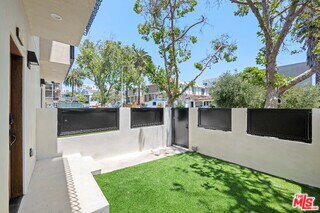 Photo - 837 1/2 North Detroit Street, Los Angeles, CA 90046 - 4 BR 4 BA house