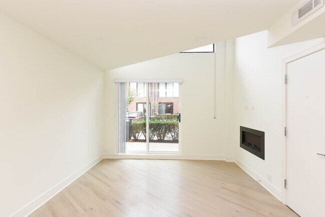 Photo - 949 W Grace St Unit 101J