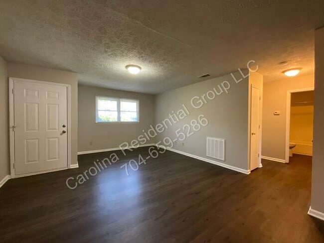 Photo - 322 E Sumter St