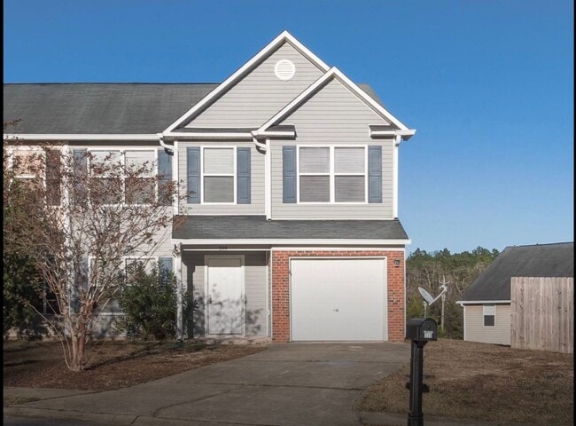 3 Bedroom 2.5 Bath Crestview Townhome! - 3 Bedroom 2.5 Bath Crestview Townhome!