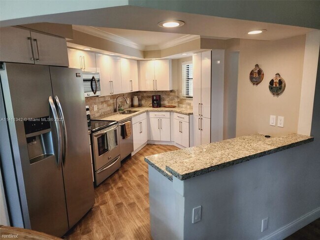 Photo - 2 br, 2 bath Condo - 5801 Camino del Sol A... Unit Apt 106