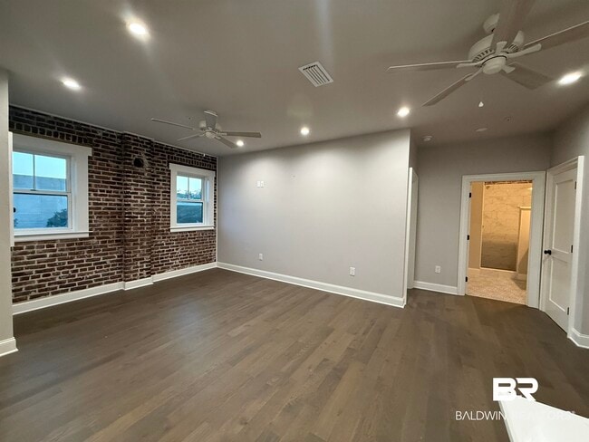 Photo - 102 N Alston St