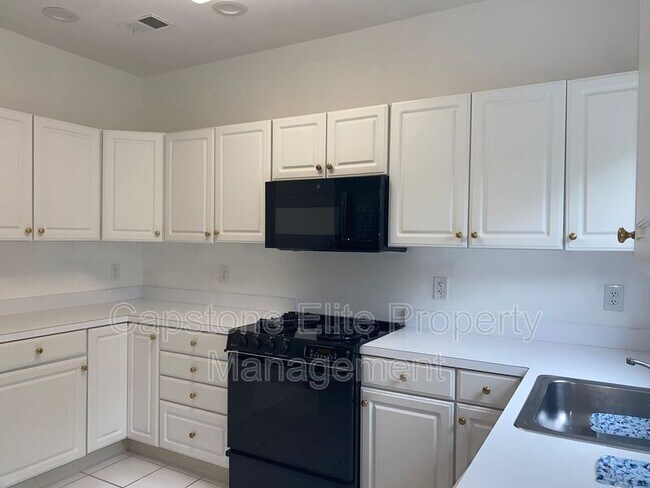 Photo - 20 Ashby Ln