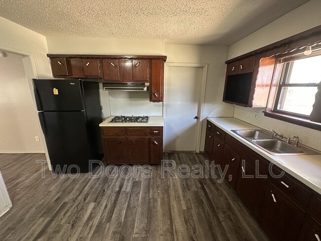 Photo - 729 NE 37th St