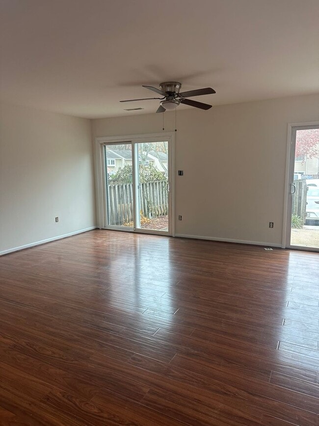 Photo - 290 Hilltop Ln