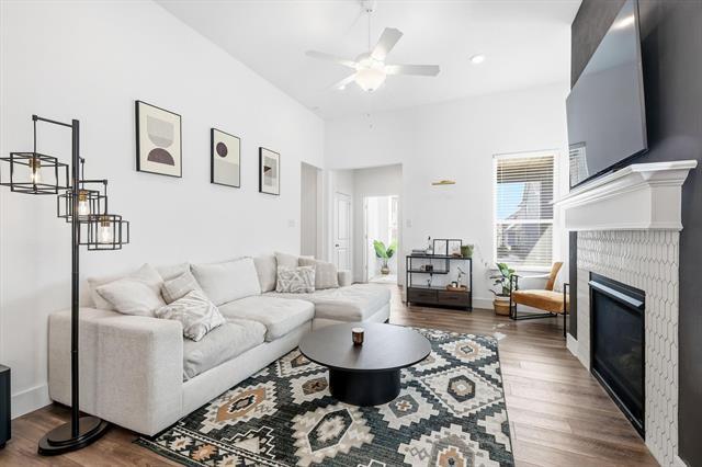 Photo - 2320 Stella Ln