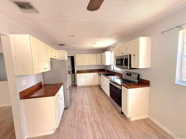 2466 44th Ave
