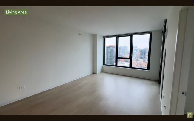 Photo - 160 W Superior St