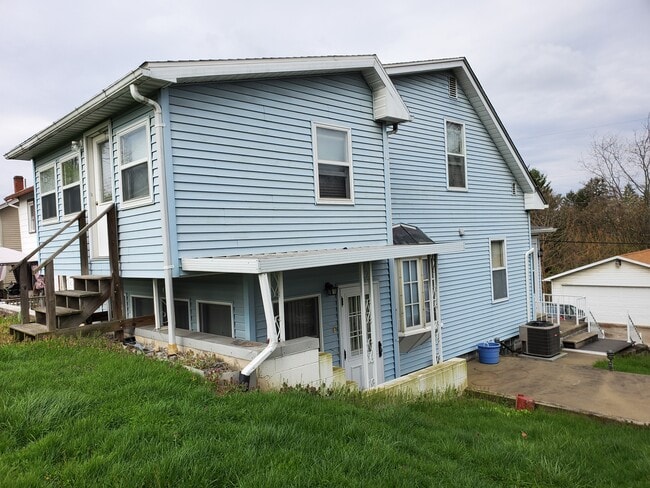 Photo - 384 Gilmore St