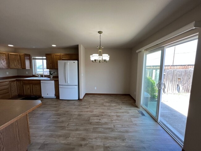 Photo - 105 Annie Pl