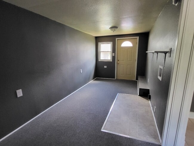 Photo - 608 W Calhoun St House
