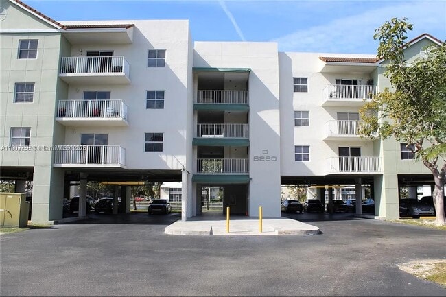 Building Photo - 8260 SW 210th St Unit 311
