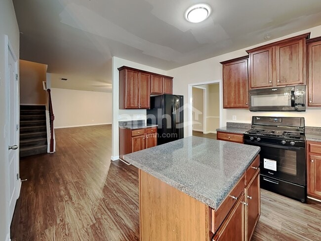 Photo - 148 Crescent Woode Dr