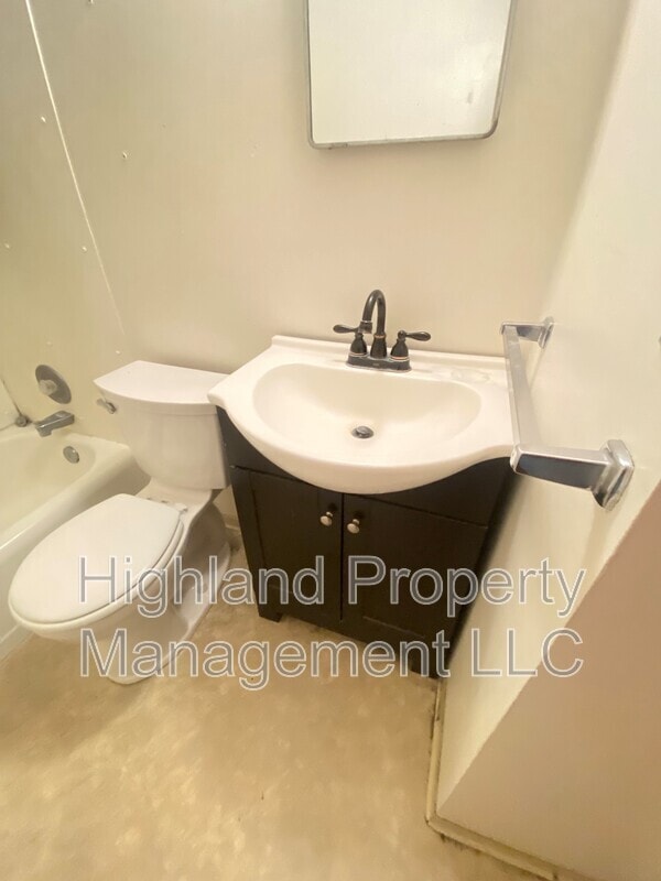 Photo - 1245 NE Cove Way