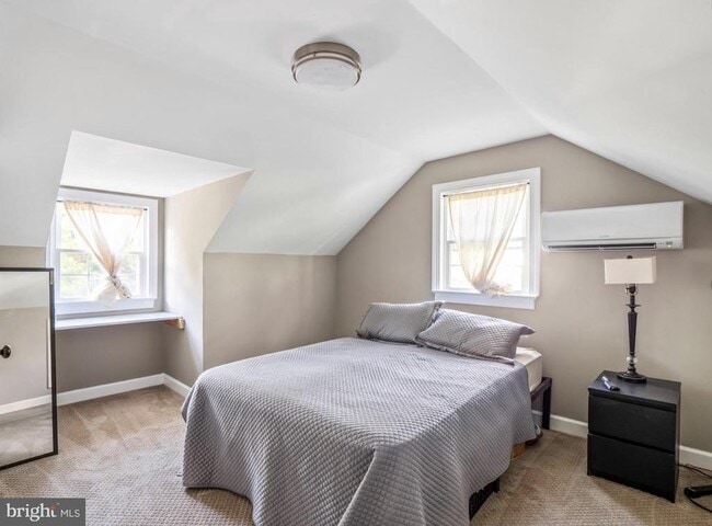 Photo - 2617 E Maple St