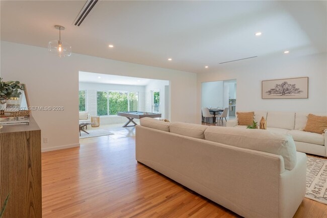 Photo - 920 Alava Ave