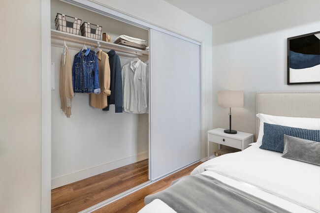 Paquete II renovado, rincón para dormir y armario con piso de superficie dura - eaves Mountain View at Middlefield