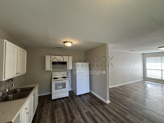 Photo - 227 Lawrence Rd