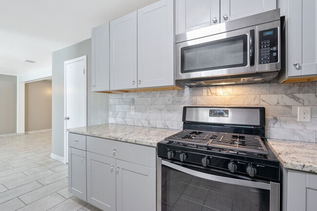 Photo - 3307 Roaming Woods Ln