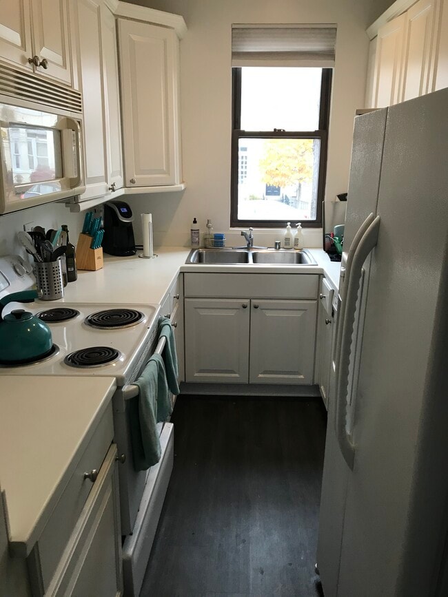 Photo - 1318 35th St NW Unit 3 BR 2 BA Georgetown Univ