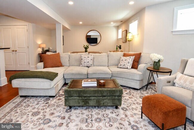 1324 Euclid St NW Unit 1