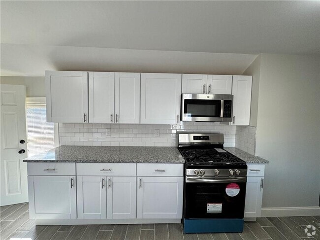 Building Photo - 71 E George St Unit 3 Rental