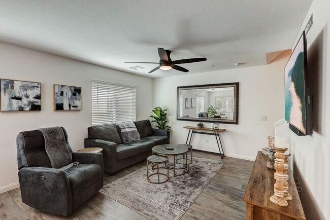 Photo - Modern Comfort in Las Vegas: 3-Bedroom Gem with Pool Access