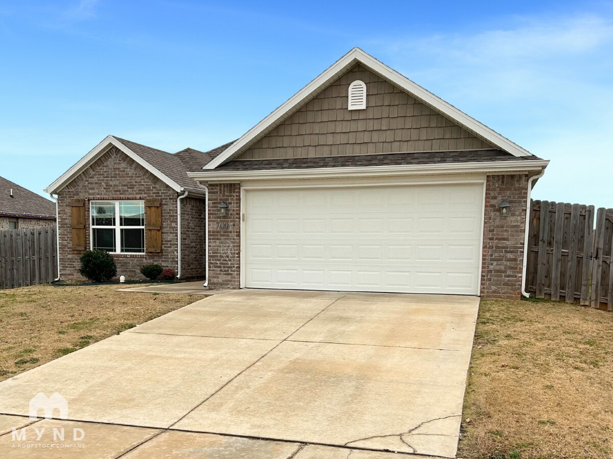 Photo - 709 Copper St