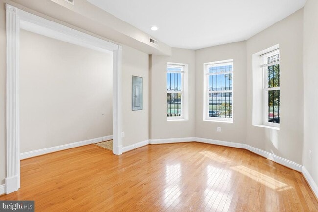 Photo - 3117 11th St NW