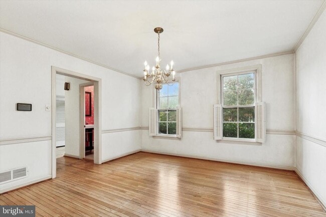 Photo - 1042 Tenby Rd